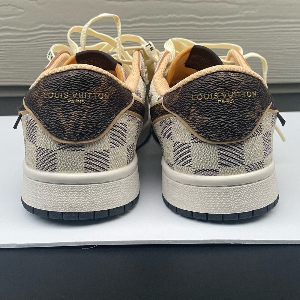 Louis Vuitton Men’s Low-Top Sneakers in Beige/Brown - Picture 8 of 11